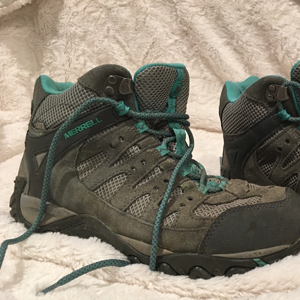 Merrell Waterproof Hiking Boots Women’s Size 9